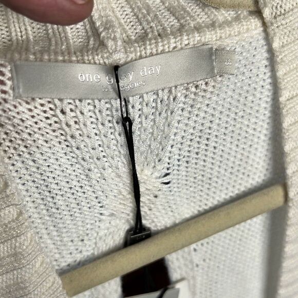 Revolve One Grey Day Cameron Back Cut Out Detail Vest Small NWT - Picture 2 of 6